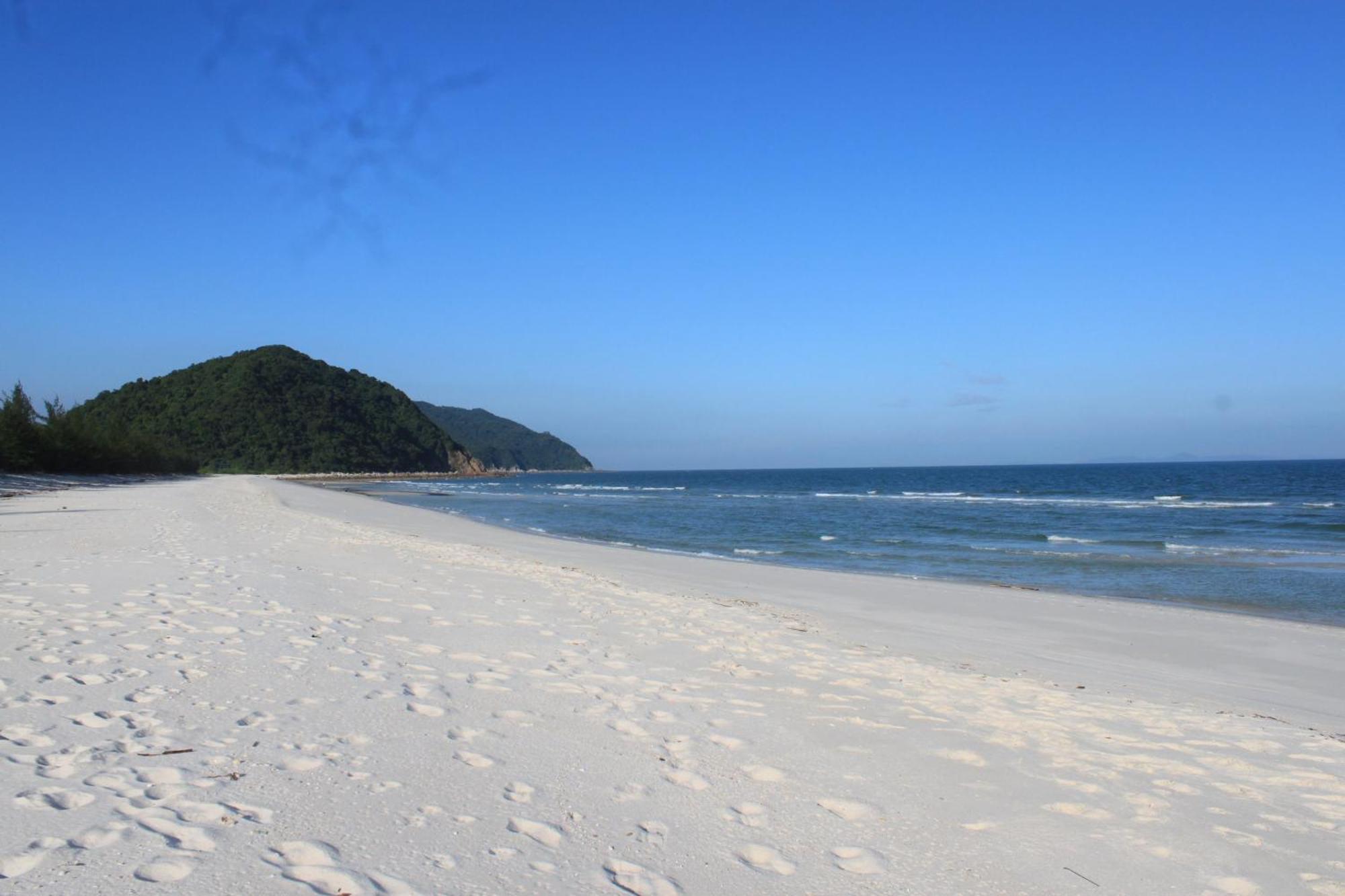 Minh Chau Beach Resort Куангнинь Экстерьер фото
